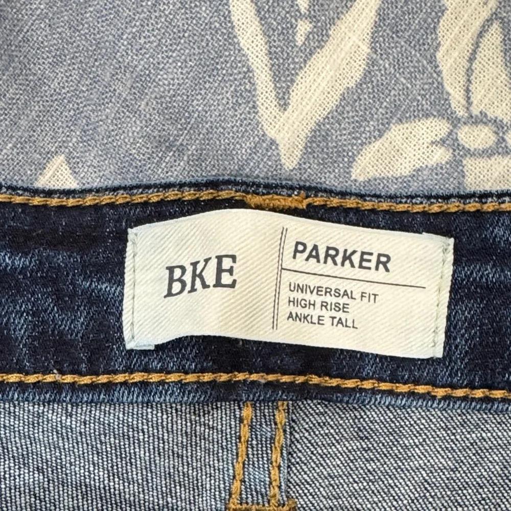 BKE Women's Deep Blue Skinny Jeans - Picture 3 of 4